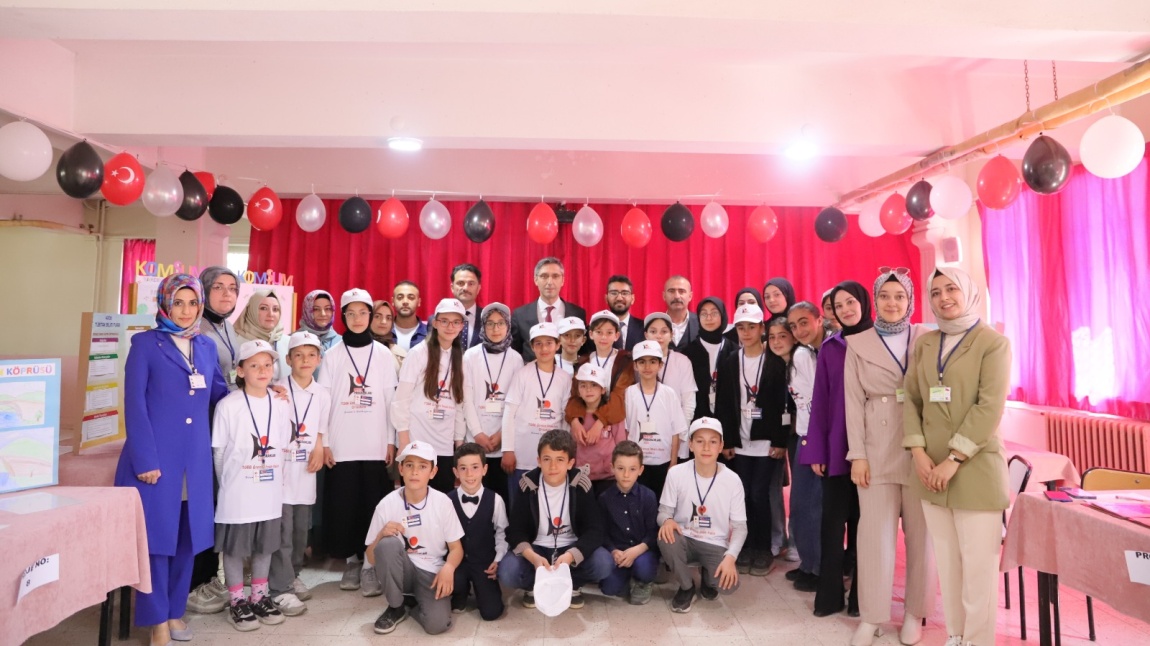 OKULUMUZDA TÜBİTAK 4006 BİLİM FUARI BAŞARIYLA DÜZENLENDİ 